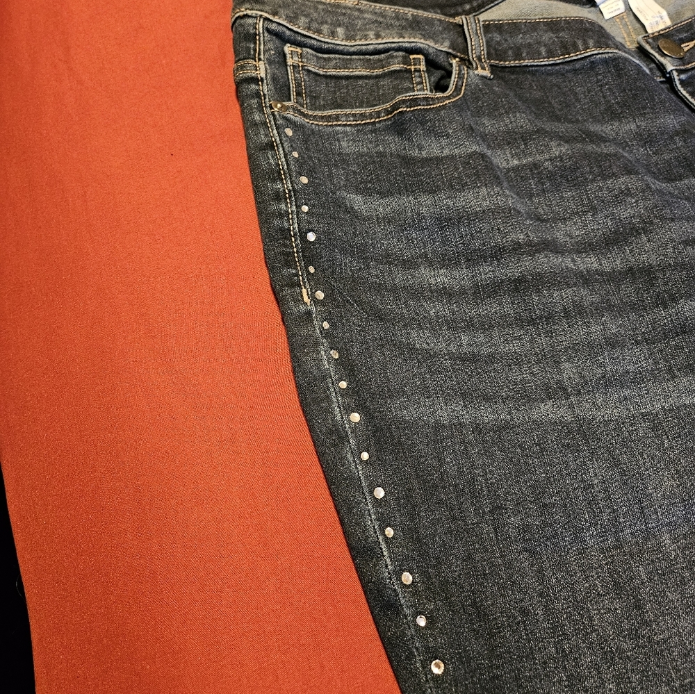 Jean Capris - Picture 5 of 5